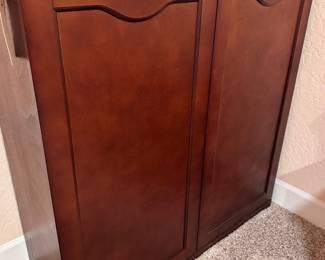 Shoe Storage Cabinet / Tall