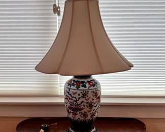 (1) Asian style Ceramic Lamp w/matching finial