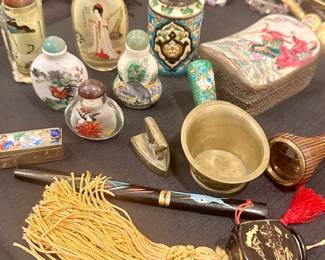 Snuff bottles plus 