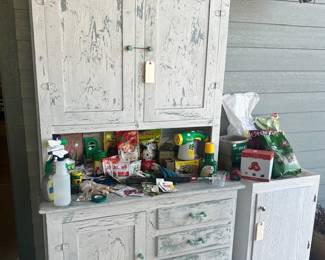 Shabby Cupboard w/Jadite Handles/Knobs