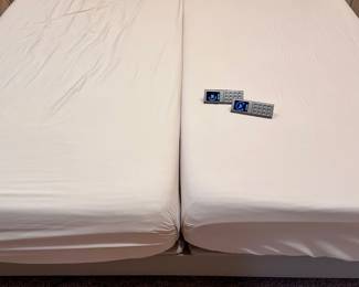 Sleep Number King Bed with Remotes has paperwork / Newer ($7,500 new) Save !