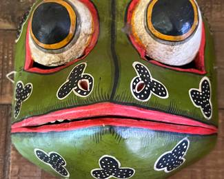 Wood decorative frog mask
