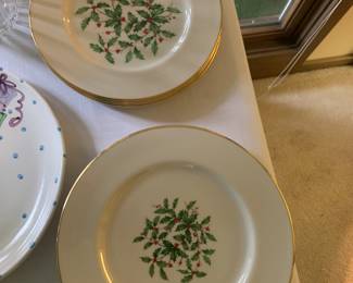 Lenox holiday dinner plates