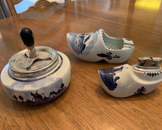 Delft - vintage - two ashtrays and a lighter