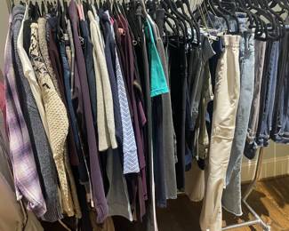 Ladies clothing MANY new with tags.
Sizing ranges M-L, size 10-14. LOTS of jeans- most are new with tags!