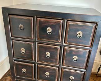 9 drawer accent chest