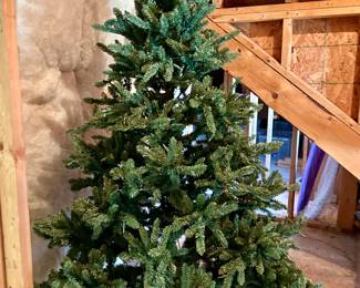 Pre-lit 7 ft Christmas tree