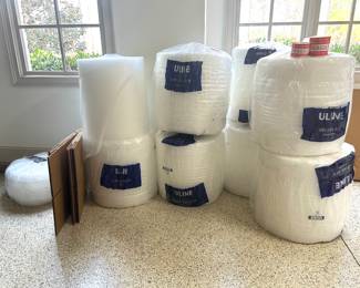 Lots of packing materials