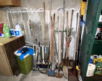 Garden and yardwork tools