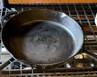 Cast iron pan