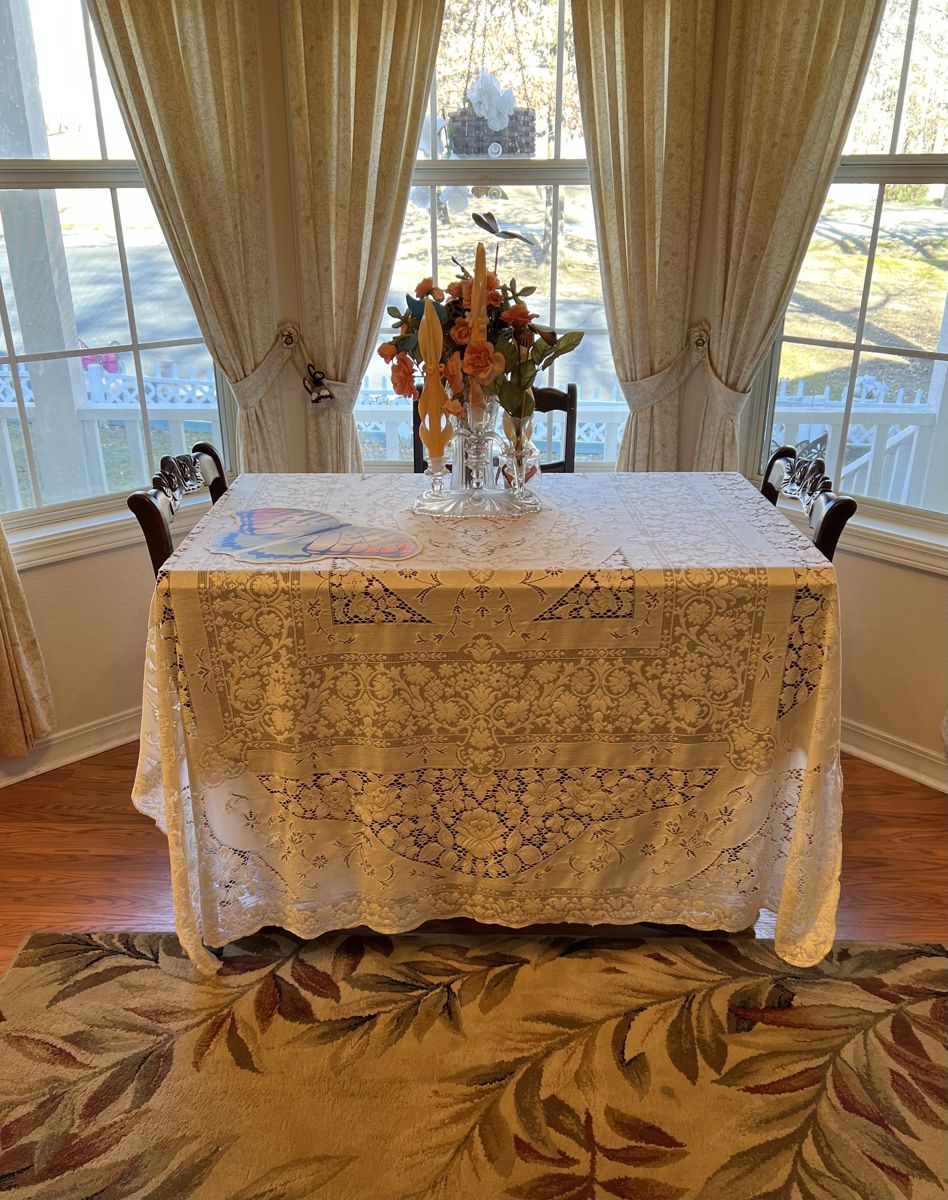 Duncan Phyfe table with gorgeous lace tablecloth
