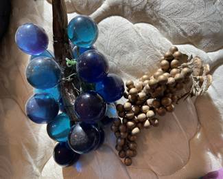 Vintage molded grapes on grapevine