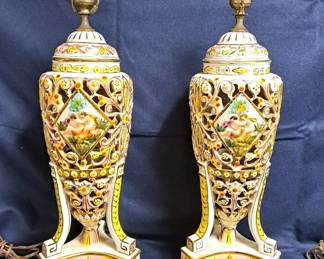 CAPODIMONTE STYLE VINTAGE LAMPS
