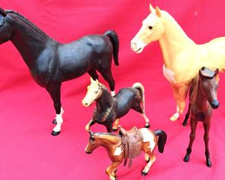 PLASTIC TOY HORSES