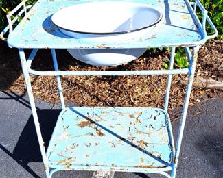 SHABBY METAL GARDEN WASH STAND