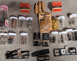 LIONEL TRAIN PARTS LOT