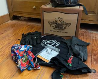 Harley-Davidson 'Jet' motorcycle helmet in original box, gloves...