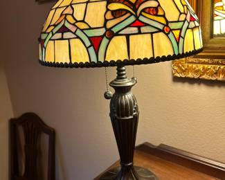 Nice lamp - heavy in great condition - only markings are on double light pulls - each one says “DALE’