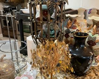 Items in kitchen - bar area