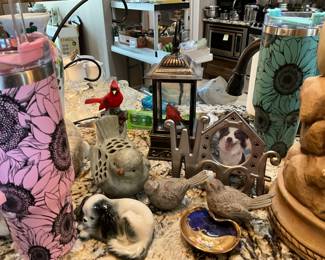 Items in kitchen - bar area