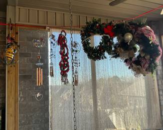 Wind chimes & wreaths 