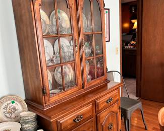 china cabinet/hutch