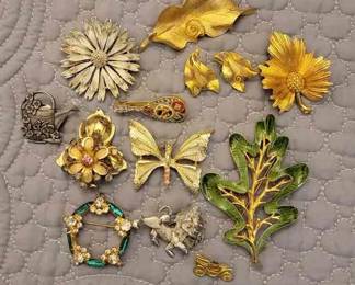 UUB101 Vintage Broochesand Earrings