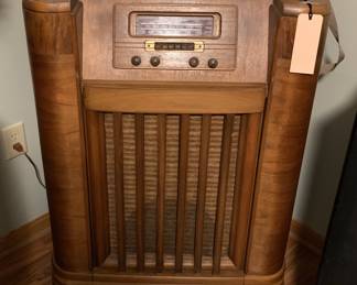 Philco floor console radio