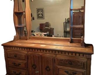 Broyhill Lighted Dresser