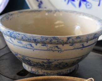 Cooking and baking bowls 