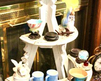 Round hanging wall shelf 