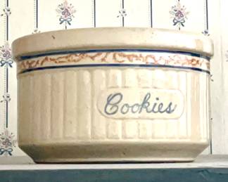 Vintage cookie jar
