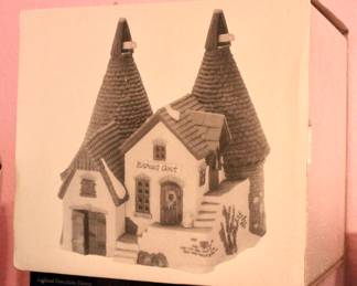 Department 56 Christmas collectibles: Bishops Oast 