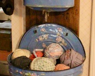 French blue enamel Lavabo (lavatory)