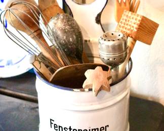 Kitchen utensils and Fenstereimer vase holder 