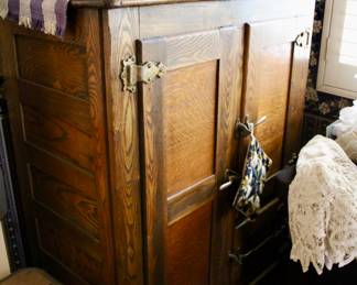 Antique ice box 