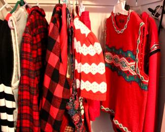 Ugly sweaters and cute Christmas outfits 