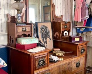 Victorian dressing table 