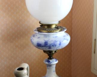 Vintage hand painted oil lamp 