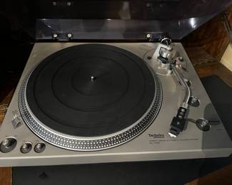 Technics Turntable 