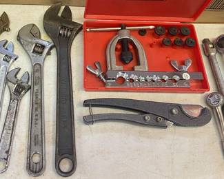 Adjustable Wrenches/Ratchets