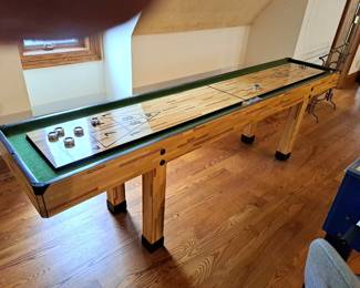 Shuffleboard game