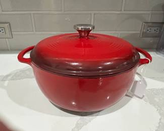 Lodge Enamel Cast Iron Dutch Oven