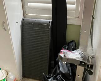 Pet ramp & cargo hitch with cover