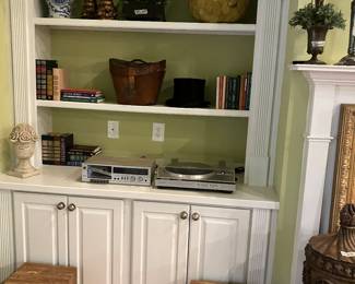 Beaver top hat w/leather case, vintage stereo