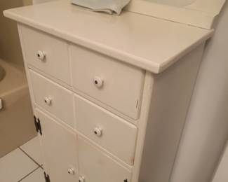 Cute little wash stand