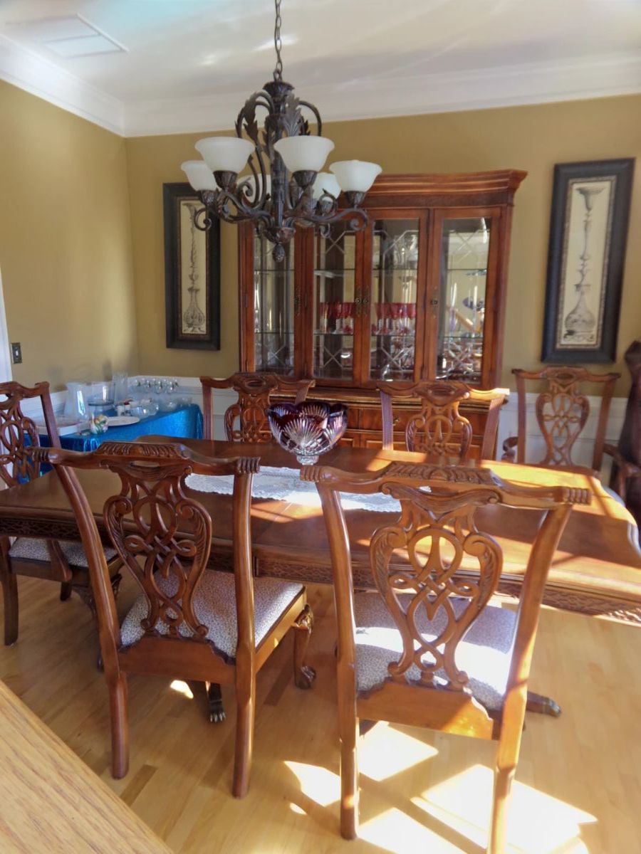 SATURDAY 75 OFF....BEAUTIFUL GRAYSON ESTATE SALE! starts on 2/8/2024