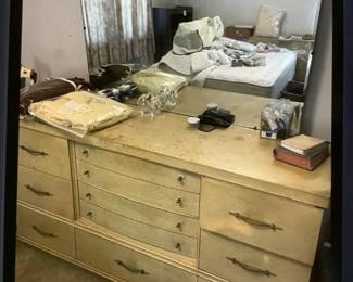 MIDCENTURY dresser needs top refinishing 