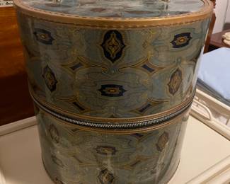Wig box with wig
