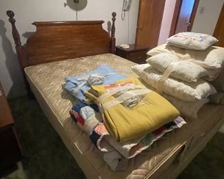 Queen bedroom set 